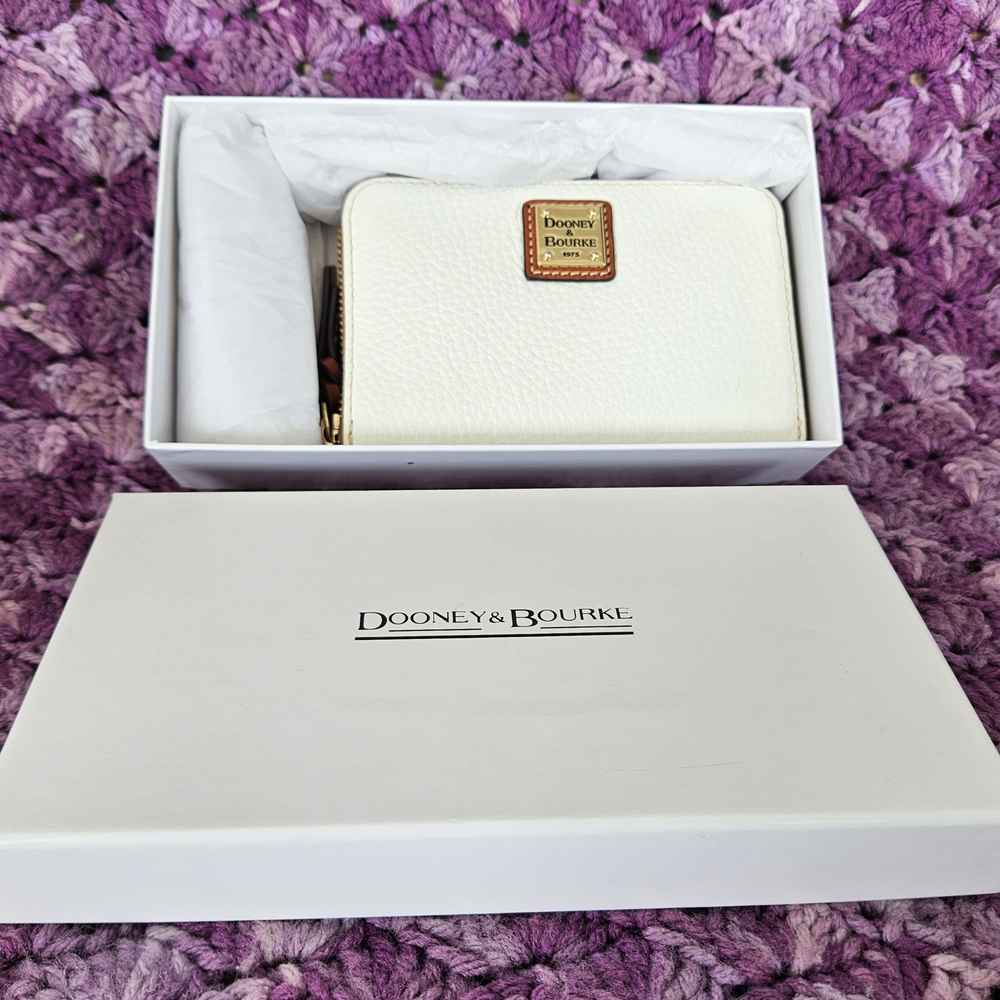 Dooney & Bourke White Pebble-Leather Wallet W/Original Gift Box!